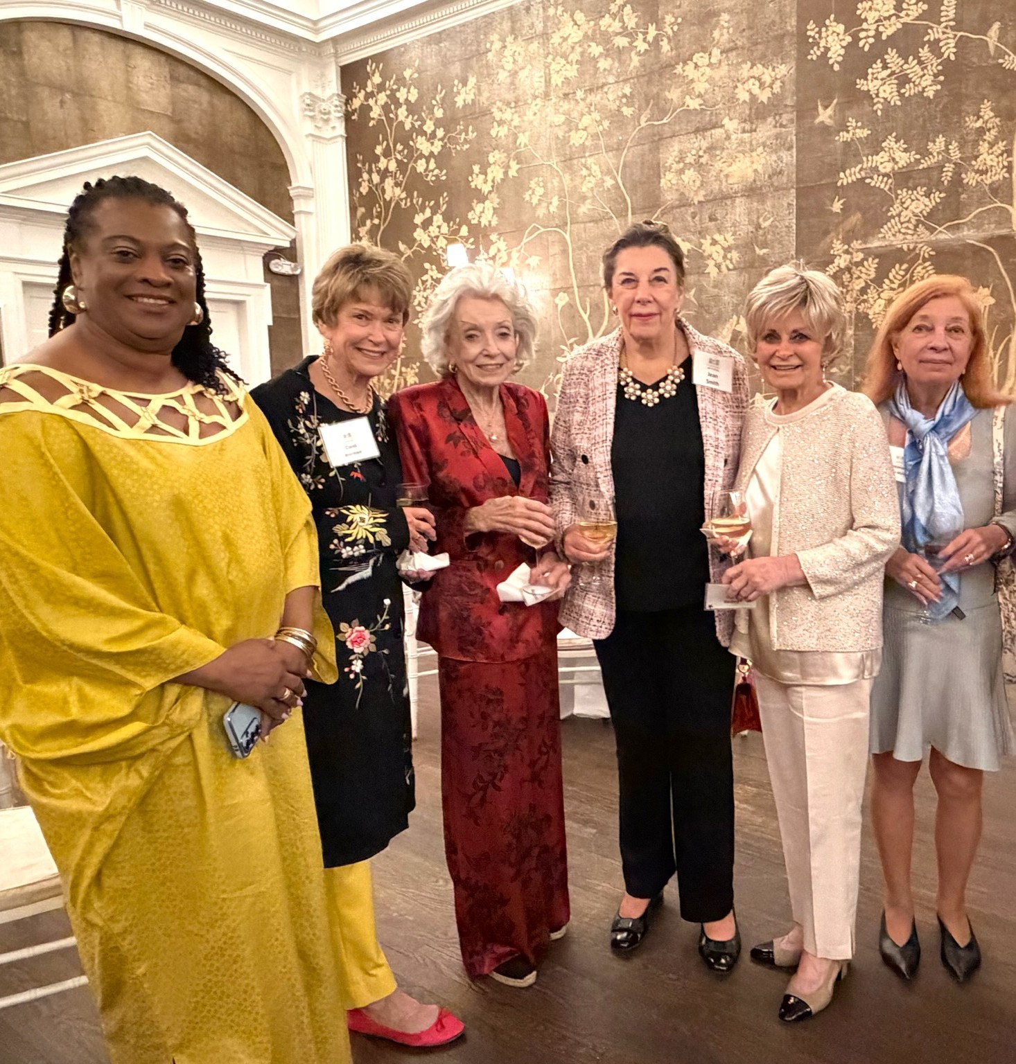 Angela Bascombe, Carol Harman, Barbara Alfoginisk,  Jean Smith, Kitty Kelley