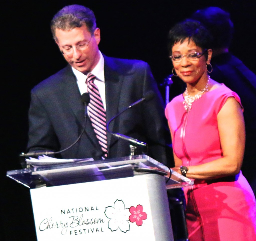 Mike Hydeck and Andrea Roane of WUSA TV9