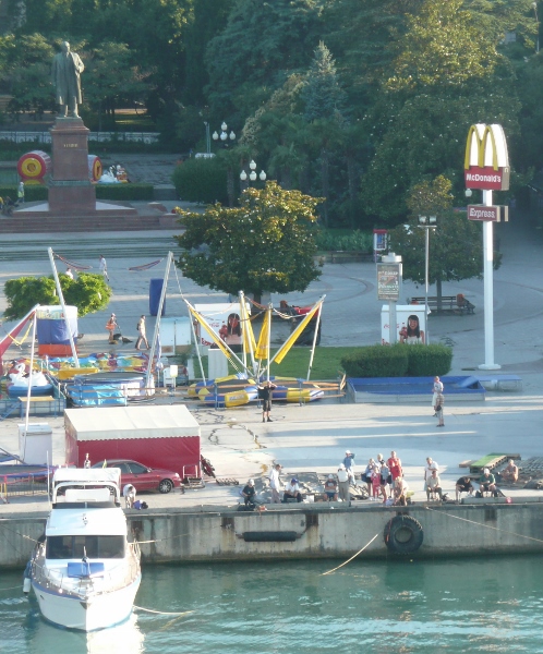 In Yalta, Lenin statue &amp; McDonald&#039;s sign