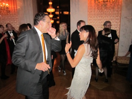 Jennifer Altemus dances with the mayor