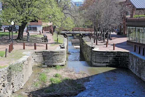 Residents are divided about how much to enliven the areas along the canal.