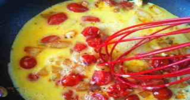 Scrambled Eggs with Onions, Garlic and Sweet Cherry Tomatoes