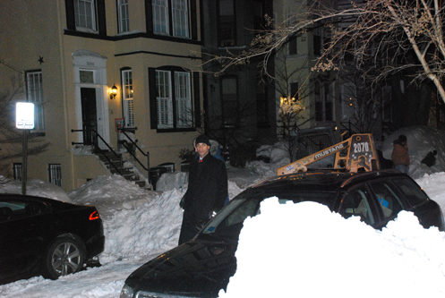 Mayor Fenty  overseeing snow removal