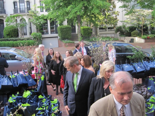 Guests arrive at the Georgetown House Tour 2011 Patrons&#039; Party