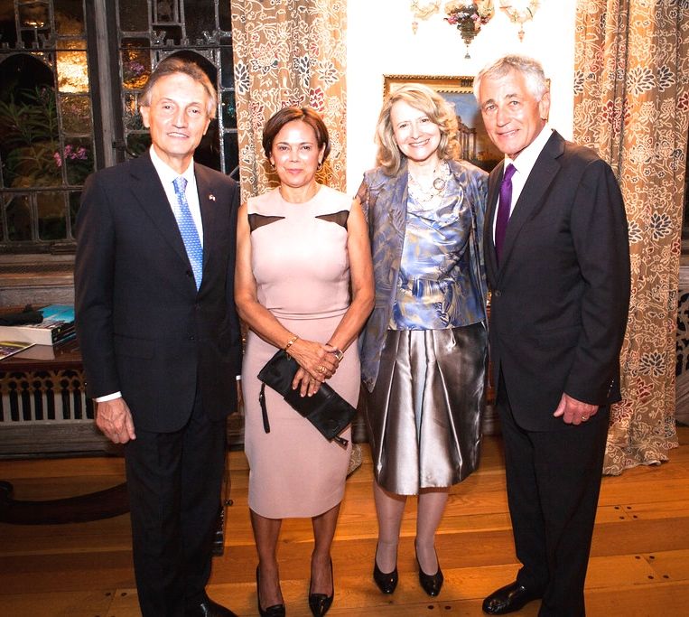 Amb. Claudio Bisogniero, Lilibet Hagel, Laura Denise Bisogniero and Sec. of Defense Chuck Hagel