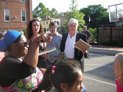 Sen. Chris Dodd (D-Conn.) waits with his daughter on the first day of school