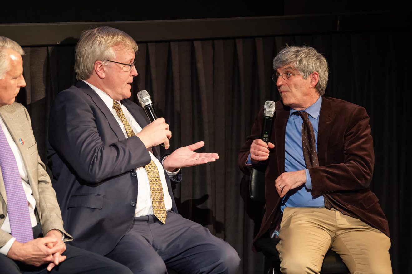 John Pudner and Michael Isikoff duke it out