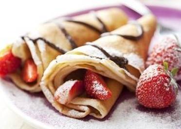Nutella crepe with strawberries at Muncheez Mania