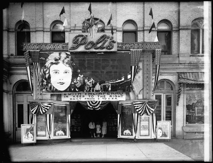 Poli&#039;s Theatre on Pennsylvania Avenue &amp; 15th St NW circa 1938