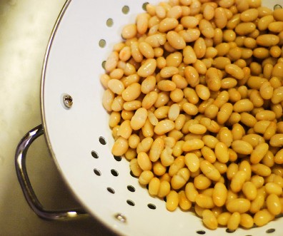 Tallmadge&#039;s white cannallini beans with garlic and basil