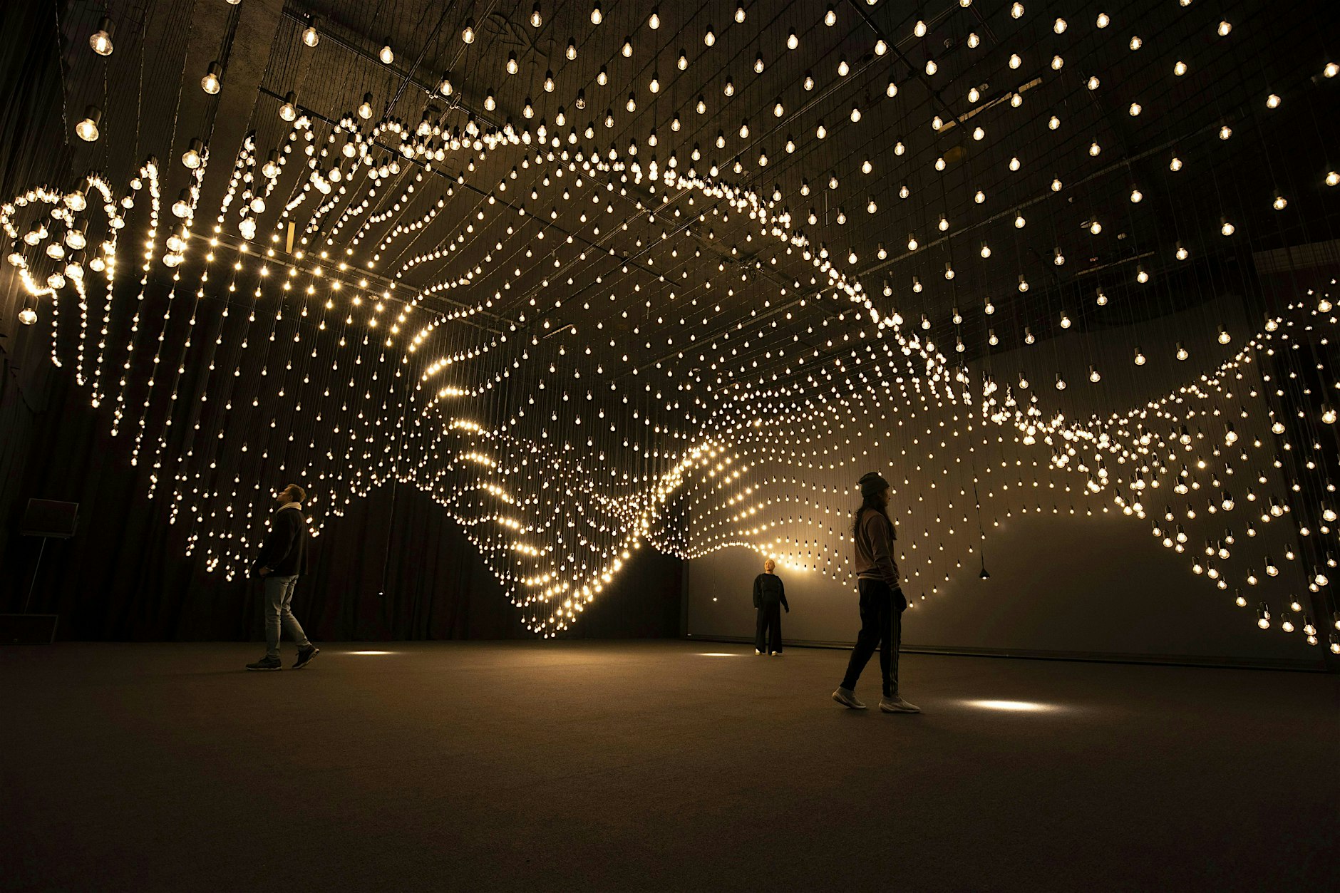 Rafael Lozano-Hemmer, Pulse Topology, 2021. Installation view, San Francisco, California, 2023