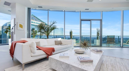 Turnberry Tower, Unit TS01