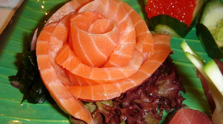 A salmon rose, part of a sashimi dinner set. Taken on 24 Jan 2006 by blu3d