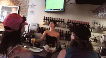 Jessica Sheeny Serves Bellini Tanna &amp; Cyndi Curtin at Il Canale