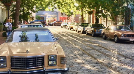 Commander Salamnder storefront recreated for Wonder Woman 1984