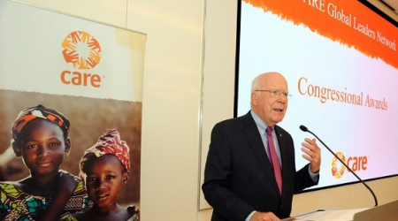 Sen. Patrick Leahy accepts award