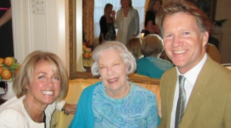 Frida Burling flanked by Melissa and Dale Overmeyer