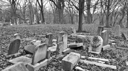 Georgetown’s Mount Zion Cemetery is in disrepair, the preservation league says.