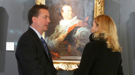 Martin Gammon and guest in front of Fragonard portrait