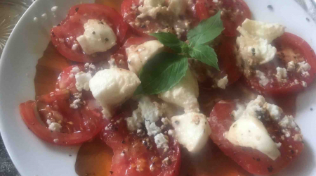 Caprese Salad: A Simple Summer Dish in 5 Minutes