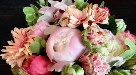 ultravioletflowersdc.com