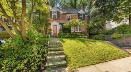 4438 Lowell Street NW