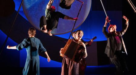  The cast of The Flying Lovers 