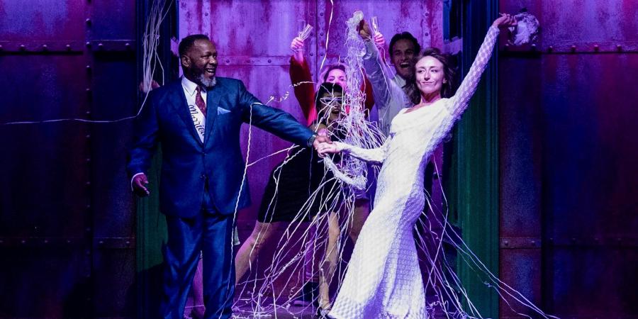  Wendell Pierce, Olivia Cygan, Em Whitworth, Melanie Field and Cole Sitilidesin