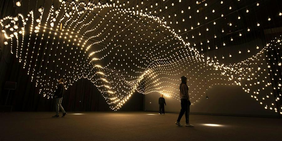 Rafael Lozano-Hemmer, Pulse Topology, 2021. Installation view, San Francisco, California, 2023